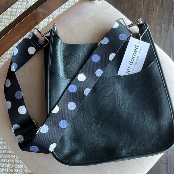 New with Tags Ahdorned Classic Vegan Leather Messenger Bag- no strap - Picture 5 of 5